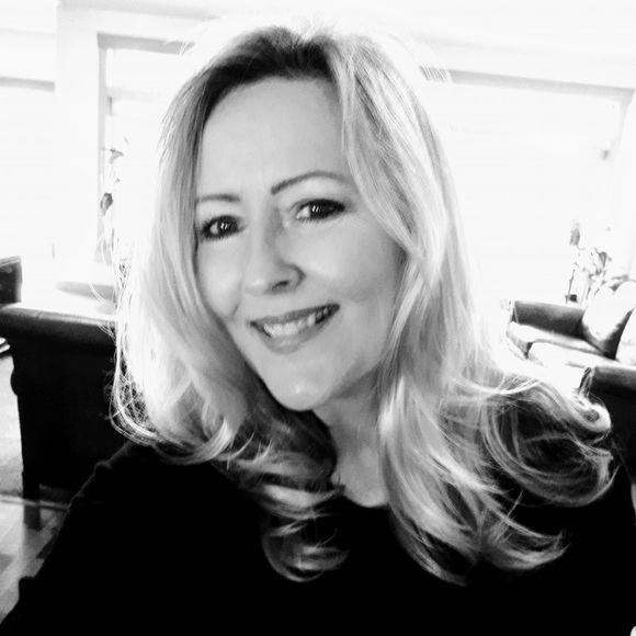 Meet your Posher, Julie - Picture 1 of 1